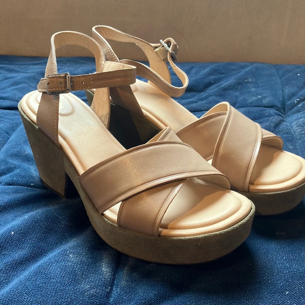 Clarks Maritsa Heal, new in box